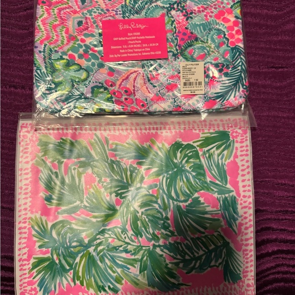 Brand new Lilly Pulitzer draw string bag with accessories - Picture 2 of 3